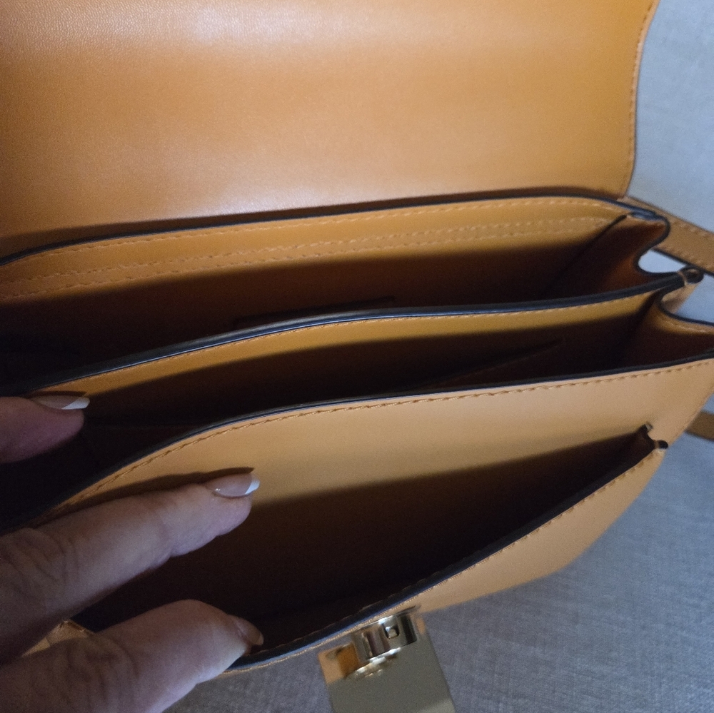 MICKAEL Kors Gold Crossbody Bag with Chain Detail - Picture 4 of 11
